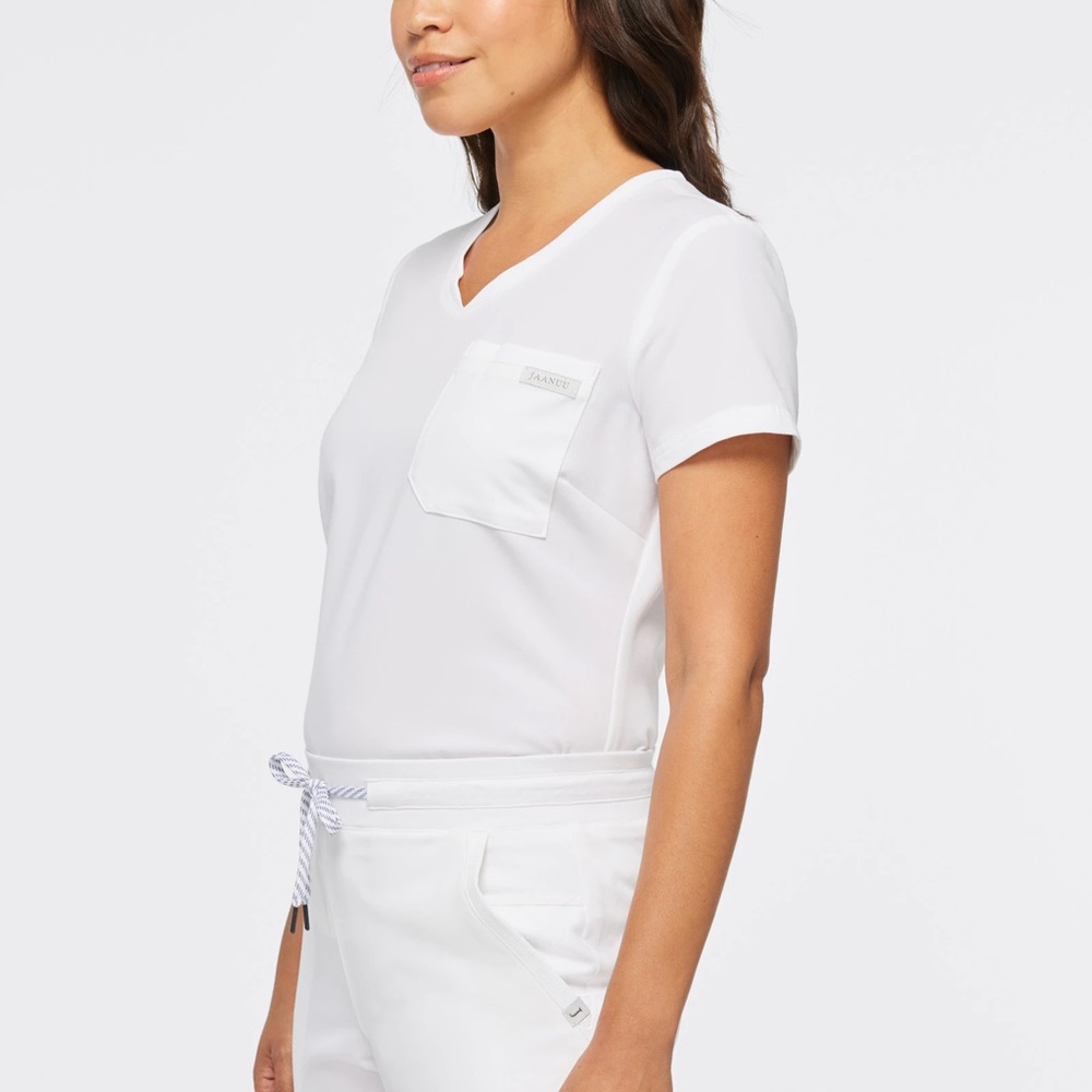 jaanuu white two pocket scrub too